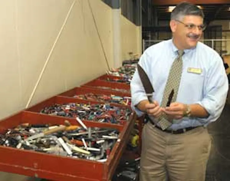 from-knives-to-chain-saws-georgia-to-sell-air-traveler-discards