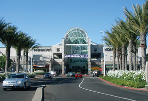 An HD surveillance solution from Avigilon helps protect customers at the Arden Fair Mall in Sacramento.