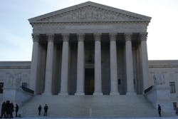 The recent robbery of U.S. Supreme Court Justice Stephen Breyer at his home in the Caribbean has raised questions about the security of the justices.