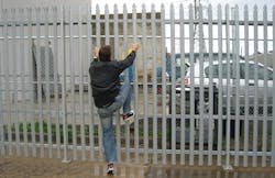 FFT Aura detects climbs on most types of fences. FFT Aura detects climbs on most types of fences.