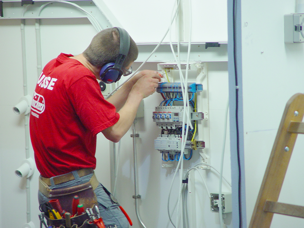 If only all wiring was done in a brightly lit space like this!