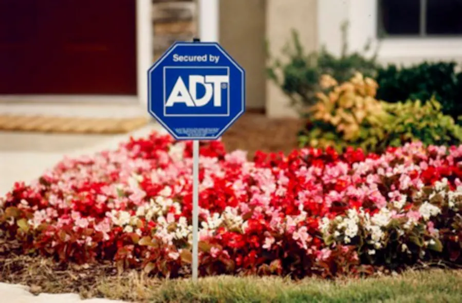 Η ADT θα λειτουργήσει τώρα ως ανεξάρτητη δημόσια εταιρεία μετά τον διαχωρισμό του Tyco σε τρεις μεμονωμένες επιχειρήσεις