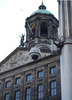 In order to reinforce the police&rsquo;s own monitoring network, 75 Bosch AutoDome cameras were installed in Amsterdam.