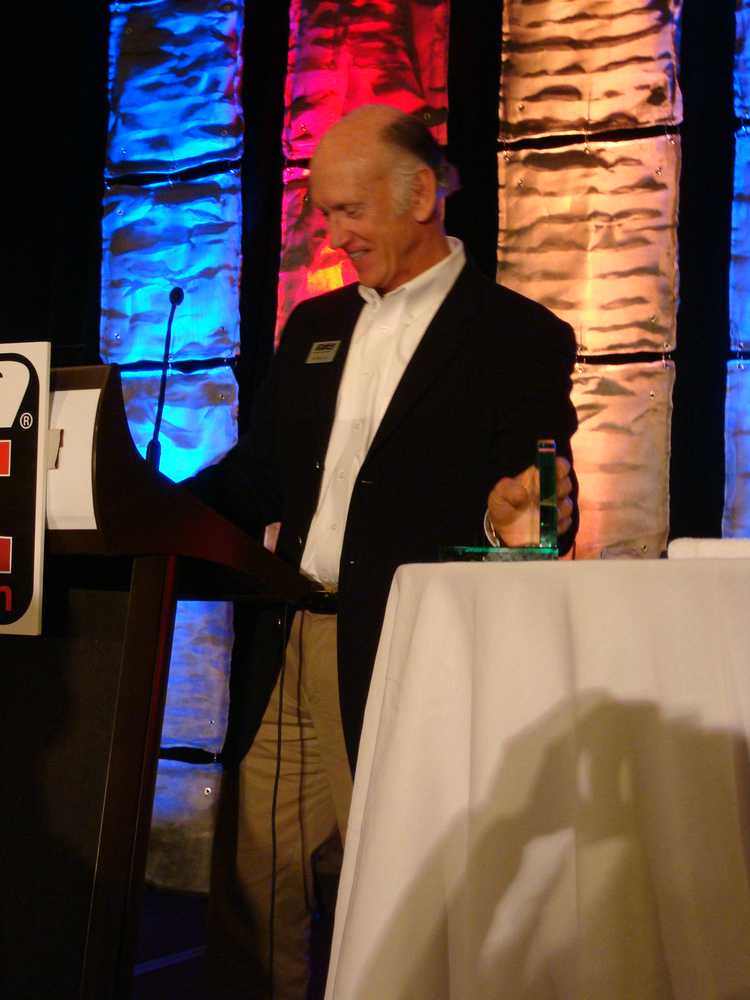 Bill Bozeman received the George Lippert Award last night at PSA-TEC 2013. It is SIA's highest honor.
