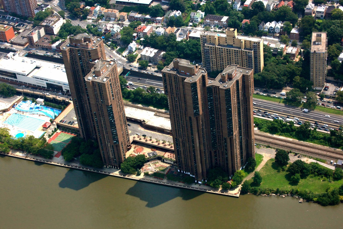 Hikvision surveillance solutions are being used to help improve the quality of life for over 4,000 people in New York City's River Park Towers.