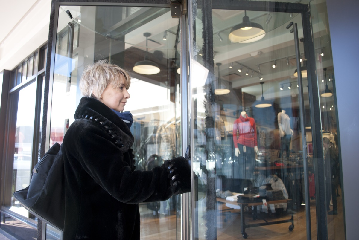 Boon Edam's new BoonAssist TQ manual revolving door.