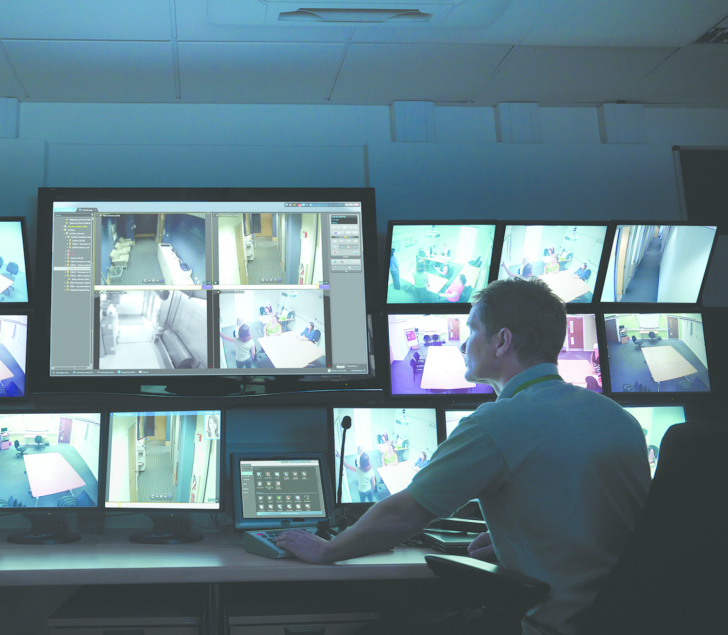 Security Center Operator Cmyk300dpi 5501d70aaa883