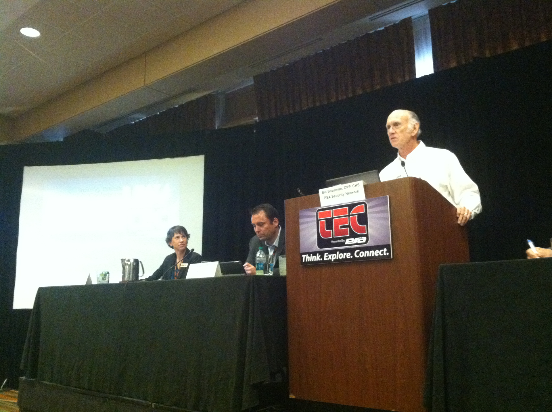 Christine Lanning (far left) and Ron Oetjen joined moderator Bill Bozeman on the PSA-TEC State of the Integrator panel.