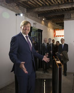 As part of the state visit to China, and to maintain the momentum of the open and pragmatic partnership between the Netherlands and China, King Willem-Alexander and Queen Maxima visited the Nurturing House. During this visit they got to see over 20 exhibits and meet with each of the companies involved, including Boon Edam. Additionally, King Willem-Alexander encountered the Boon Edam experience in the form of the Lifeline Speedlane Swing, the newest innovation by Boon Edam and the most intelligent speed gate on the market today. As part of the state visit to China, and to maintain the momentum of the open and pragmatic partnership between the Netherlands and China, King Willem-Alexander and Queen Maxima visited the Nurturing House. During this visit they got to see over 20 exhibits and meet with each of the companies involved, including Boon Edam. Additionally, King Willem-Alexander encountered the Boon Edam experience in the form of the Lifeline Speedlane Swing, the newest innovation by Boon Edam and the most intelligent speed gate on the market today.