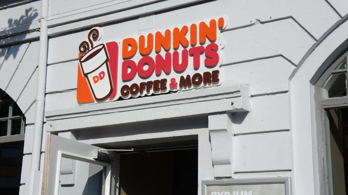 Milestone Systems Network Video Recorder (NVR) solution is successfully being used by Dunkin&rsquo; Donuts in Iceland to optimize security and avoid defacement of their branch properties.