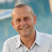 Dean Brazenall brings proven skills in building sales teams, market demand and sales revenues.