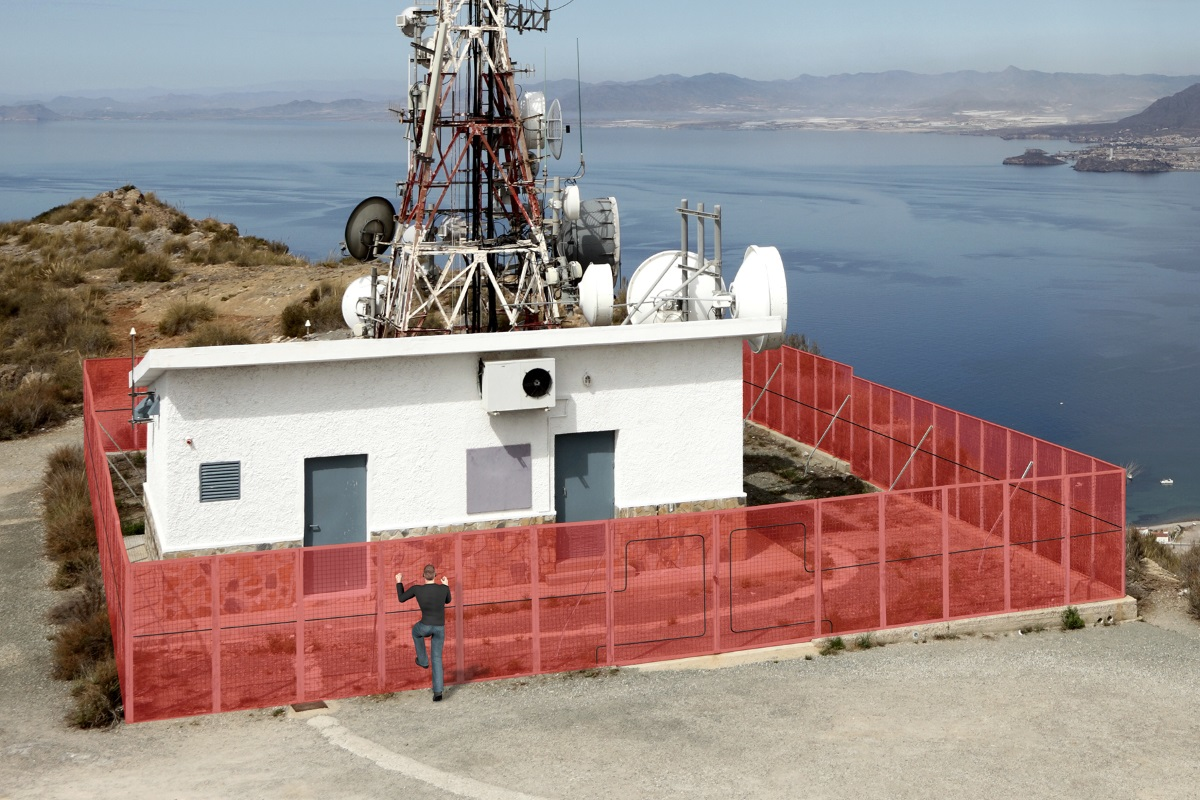 Based on Southwest Microwave&rsquo;s field-proven MicroPoint smart-sensor technology and designed to perform in harsh outdoor environments, UniZone protects up to 200 linear meters of fence line.