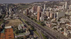 Milestone XProtect video management software receives and distributes data from all of Vicente López's security tools, ensuring that information helps city officials make better-informed decisions .