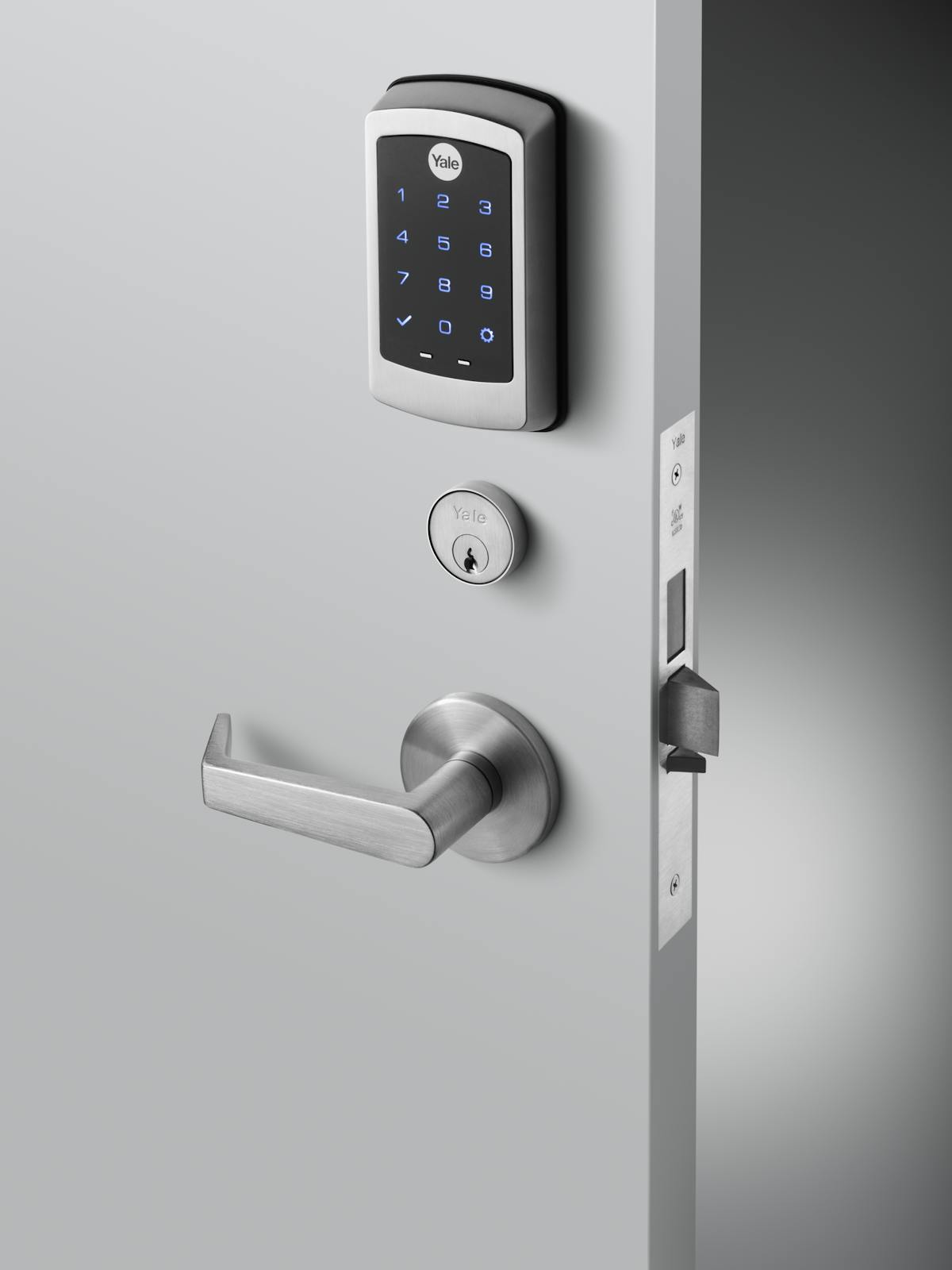 nexTouch can be used as a stand-alone keypad lock that uses a PIN code to manage access; can easily be upgraded to utilize Data-on-Card technology as part of the Yale Multi-Family Solution.