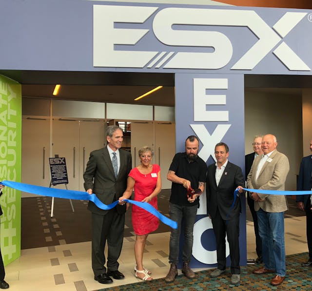 ESX keynote speaker Scott Stratten cuts the ribbon to open the expo portion of the show. He is joined by conference director George DeMarco, outgoing ESA president Angela White, current TMA president Ivan Spector, newly named ESA president Chris Mosley and TMA Executive Director Jay Hauhn.