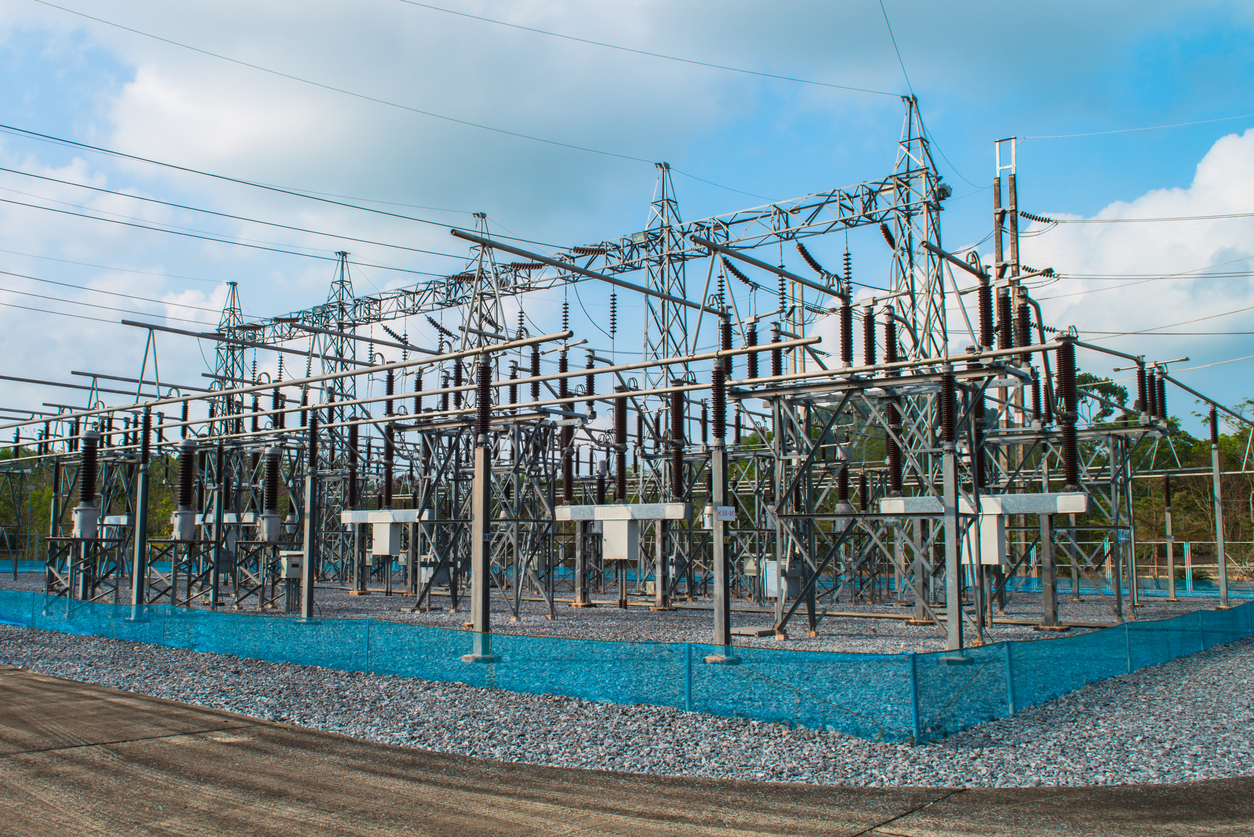 The interdependence of America&rsquo;s power grid, and the geographic concentration of America&rsquo;s refineries creates a vulnerability that certainly attracts the attention of terrorists; indeed, many experts think that energy systems are an attractive target to cyber-criminals/terrorists