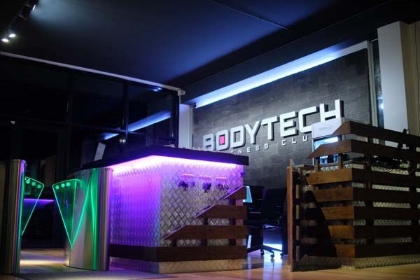 Boon Edam's Speedlane 300 entry system was recently deployed at the Bodytech Fitness Club in Aruba.