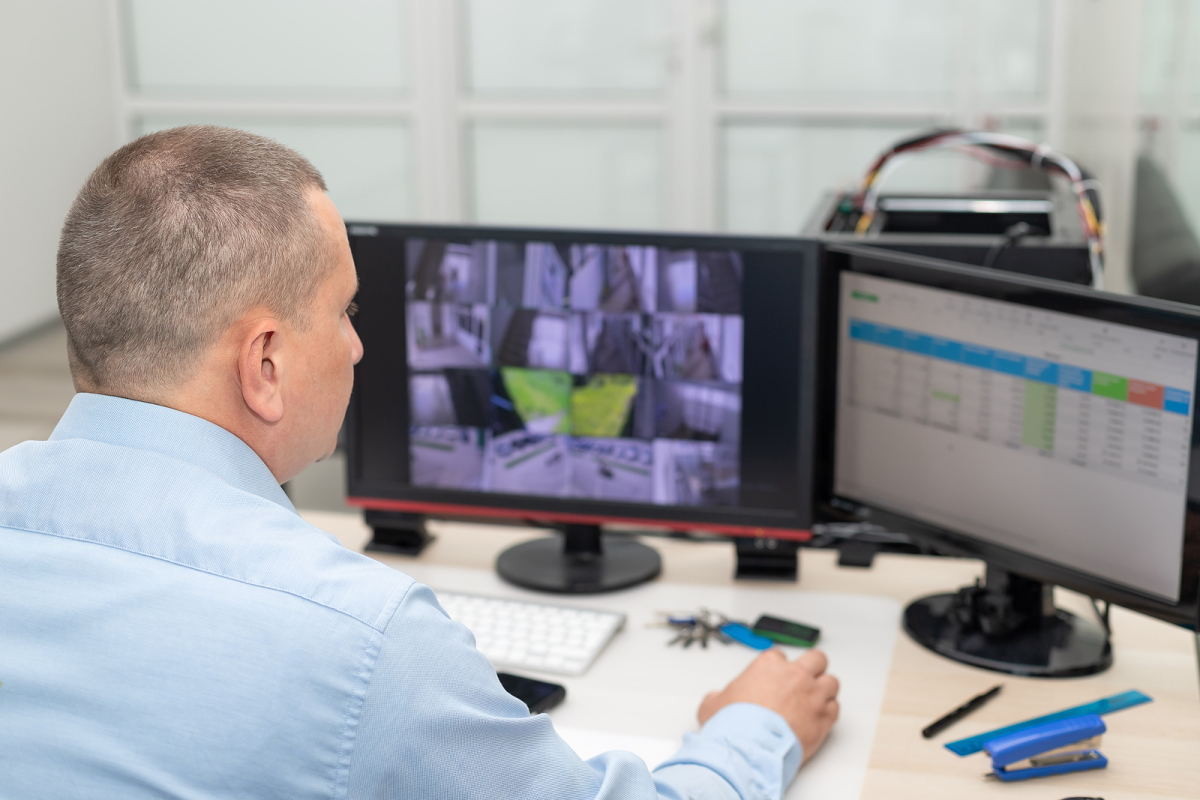 PSIM platforms also provide all the key information an operator needs to quickly respond to real-time events from streaming nearby cameras and providing easy access to call lists to displaying geospatial mapping, and more.