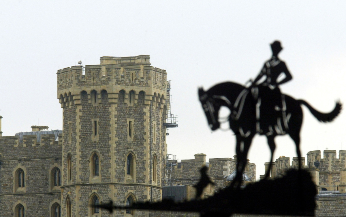 Armed Intruder Arrested On Windsor Castle Grounds While Royal Family ...