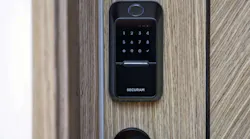 Similar to the SECURAM Touch, the SECURAM EOS allows you to easily unlock your home by using the brand’s proprietary touch-to-open technology.