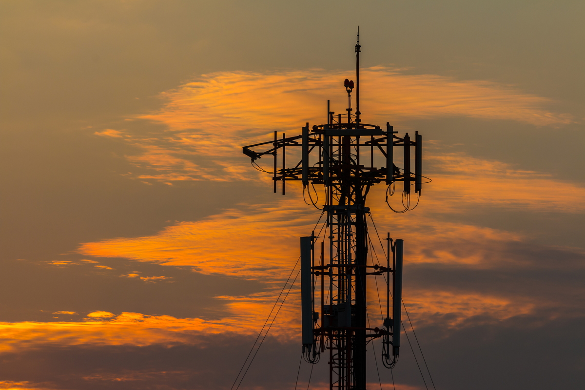 As part of an effort to help remaining 3G users, the FCC has brokered a deal on a partial solution that will enable 3G units to roam on T-Mobile, which will not begin shutting down its 3G network until July 1st.