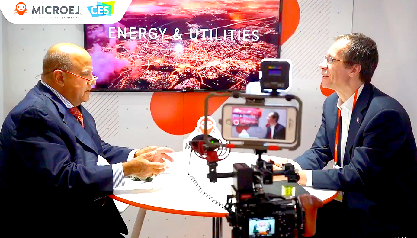Expert technologist Steve Surfaro chats with Dr. Fred Rivard, CEO and founder of MicroEJ, at CES 2023.