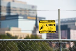 Amarok Egd Fence Warning Sign Blurred Background Color 1 6442ba4175645 Amarok Egd Fence Warning Sign Blurred Background Color 1 6442ba4175645