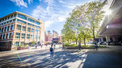 Thumbnail Coventry University Building Fbl William Morris Library Entrance Students Walk Trees 5980