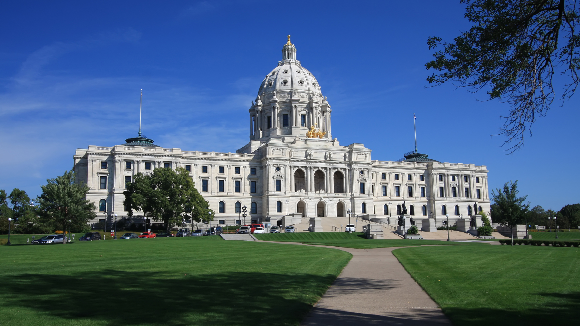 Minnesota is the latest state to approve a 'right to repair' law, following Colorado earlier this year and New York last year. A view of the Minnesota State Capitol Building in St. Paul, Minnesota.