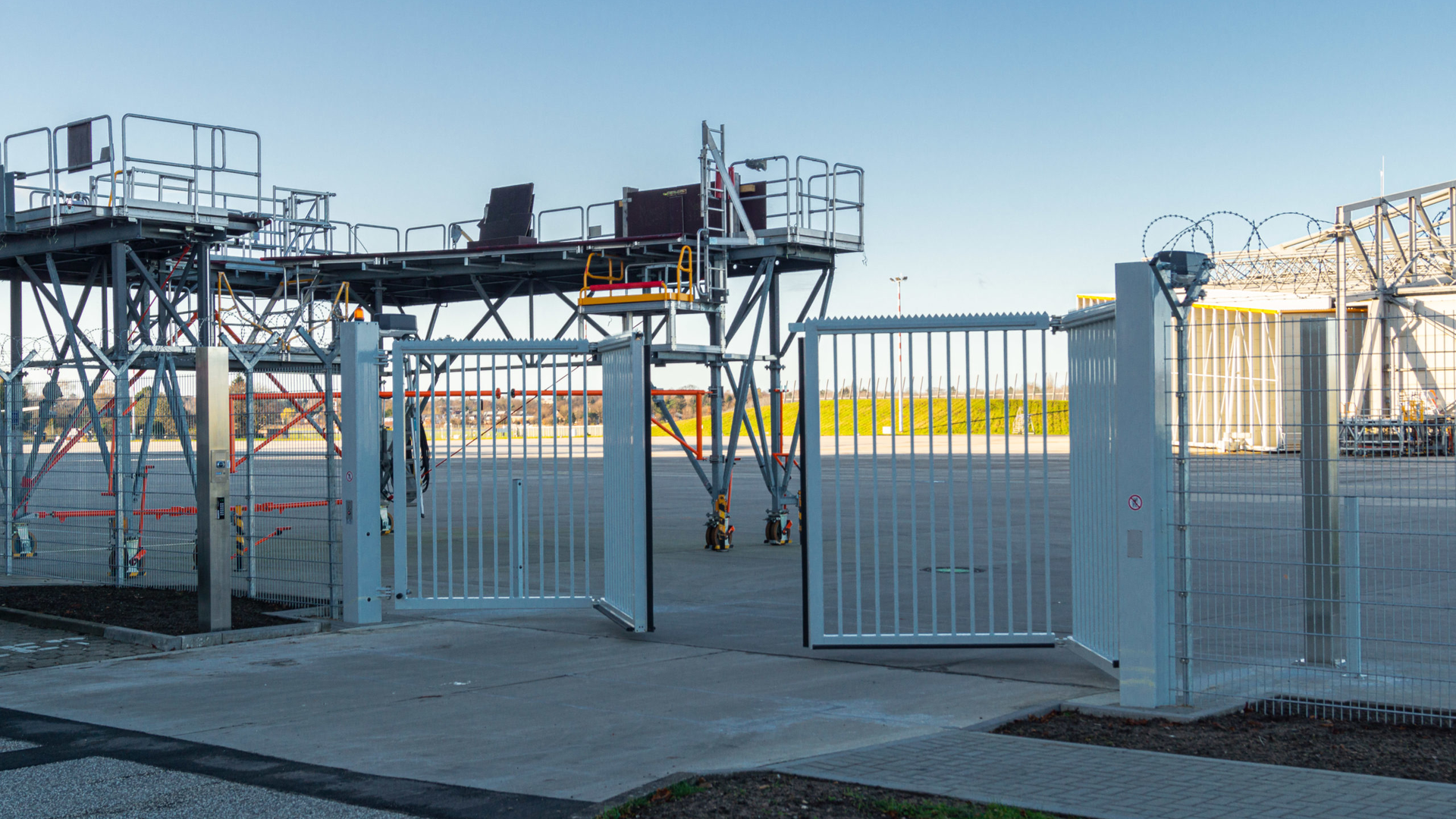 B1 Ppgentraquick Bifold Gate Photo 64cd45311dc15