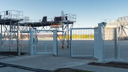 B1 Ppgentraquick Bifold Gate Photo 64cd45311dc15 B1 Ppgentraquick Bifold Gate Photo 64cd45311dc15