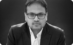 yashin_manraj_headshot300 yashin_manraj_headshot300