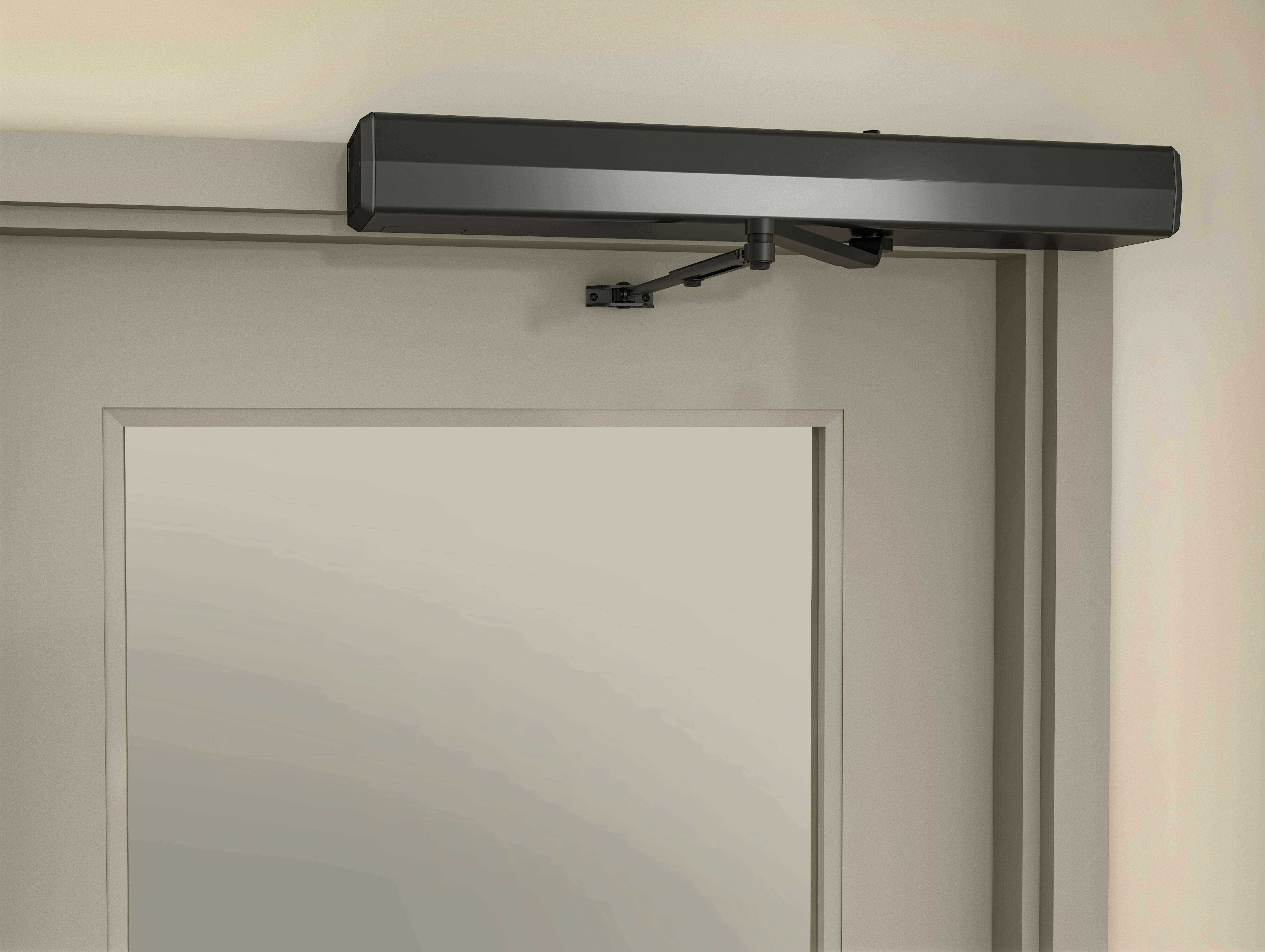 5200pushmedicallobbydoorcloseupweb