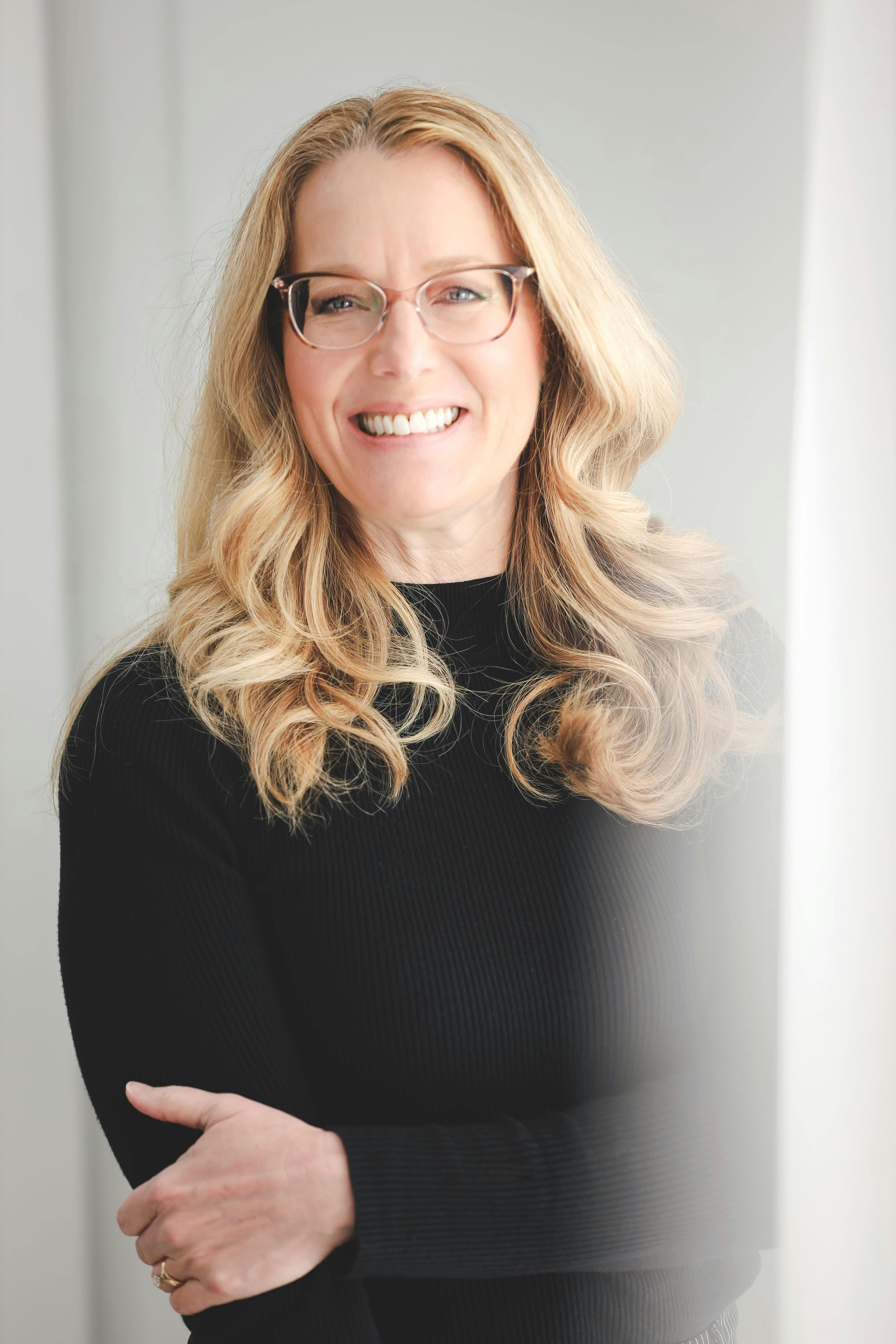 662fb8cd06eac4001f634dfa Amybeckerastutefinancial