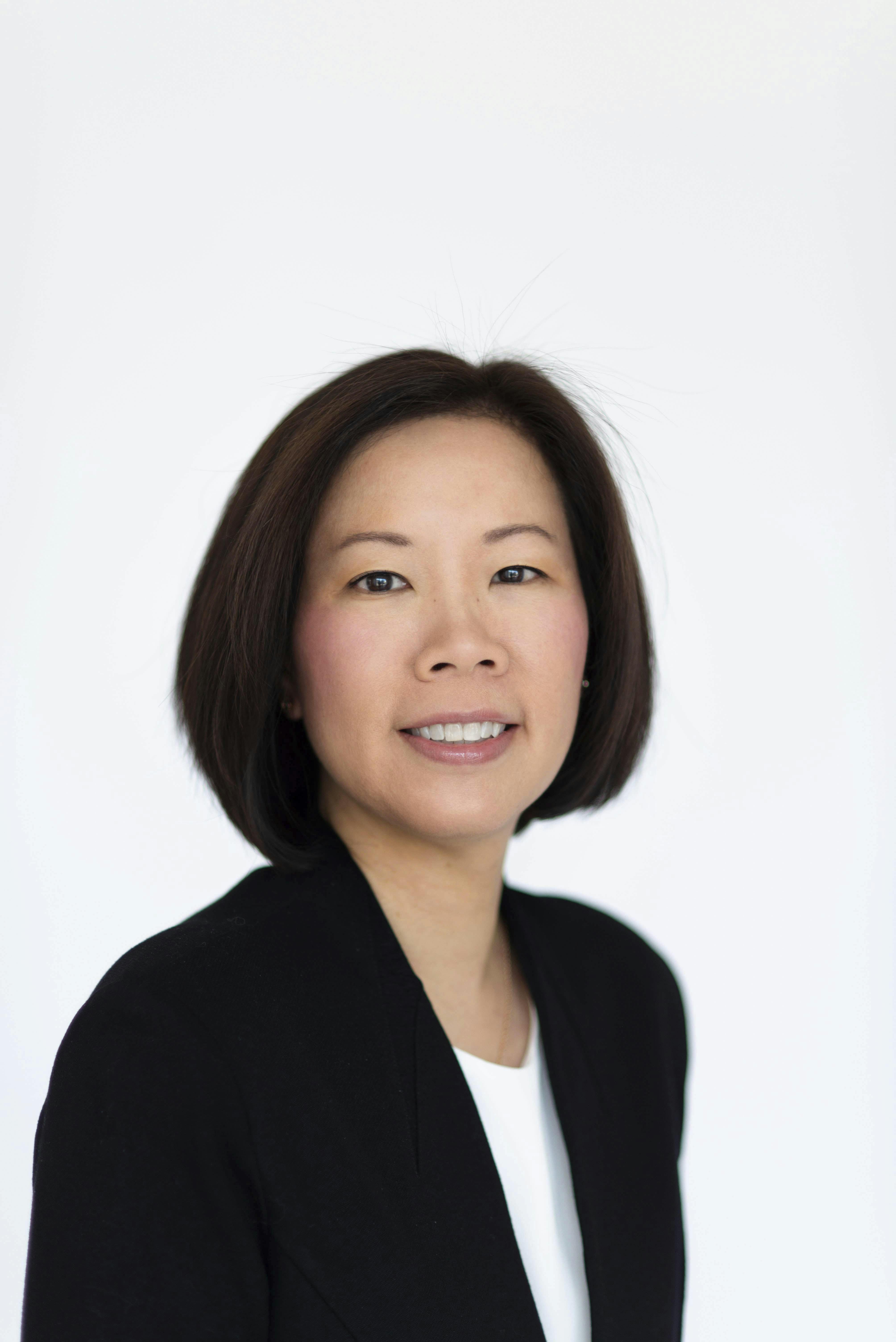 668c0967e6de463a9b75085d Liz Nguyen Headshot84 002