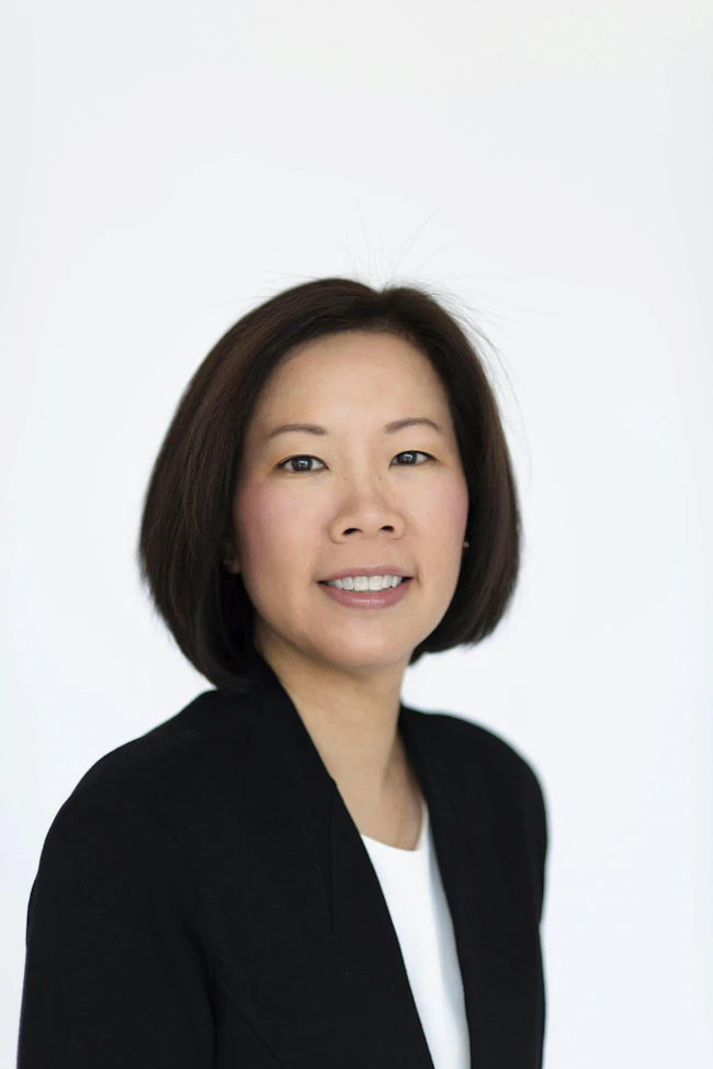 668c0967e6de463a9b75085d Liz Nguyen Headshot84 002