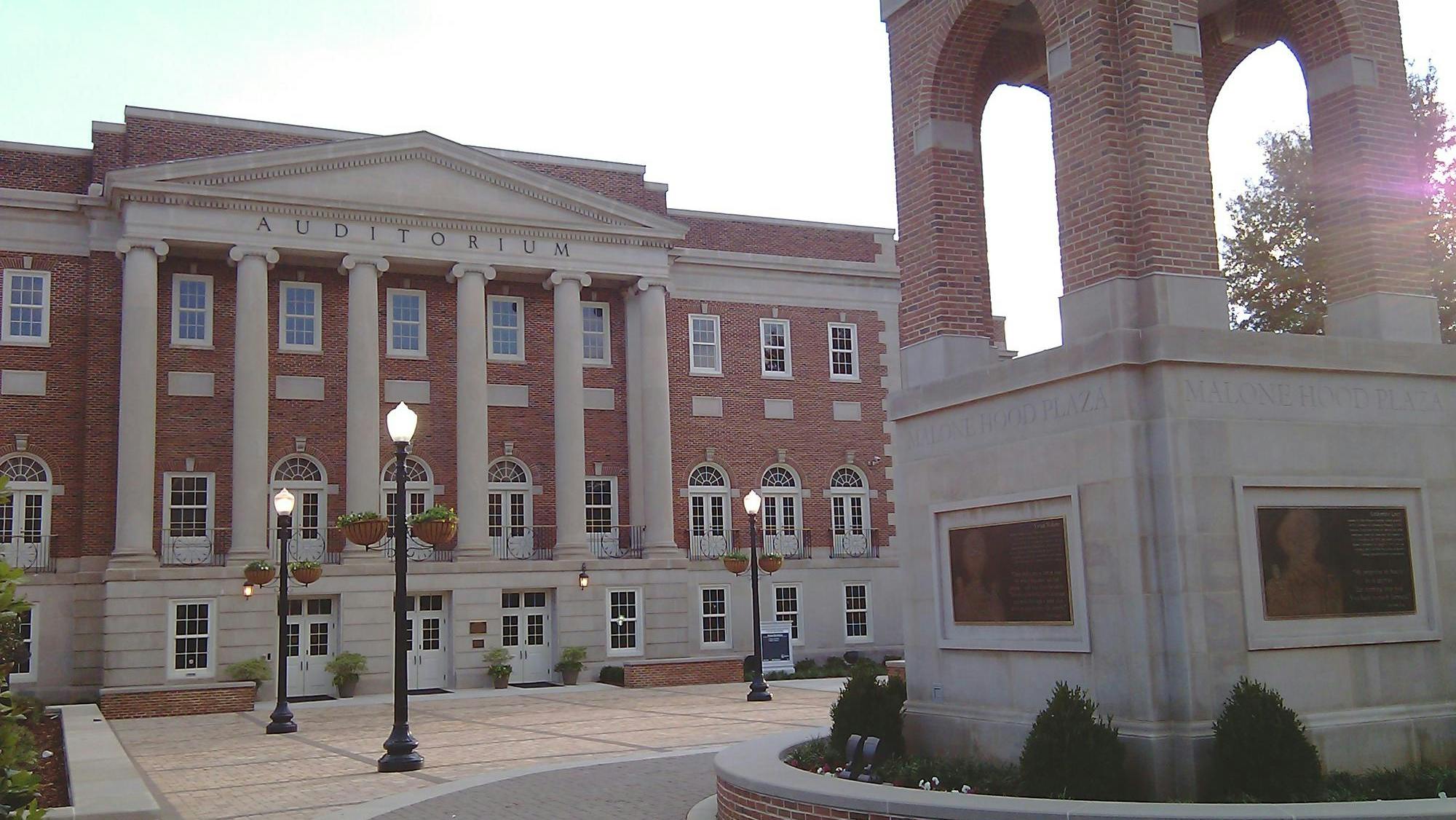 66b39dc7df0484e2f7b3825c Theuniversityofalabama100751xlarge Building