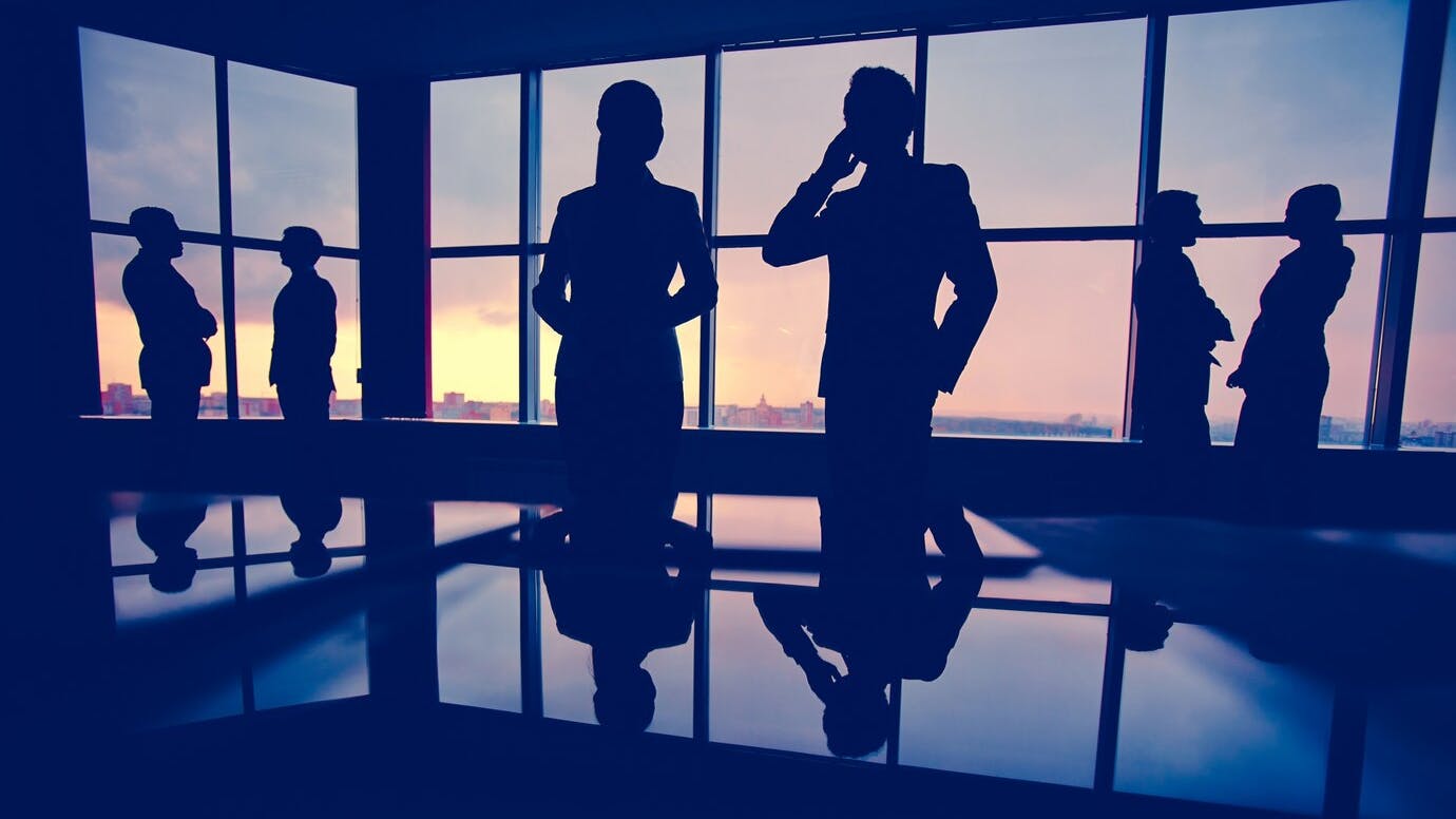 671fbbbf5153467ea037d1b5 Silhouettesbusinesspeopleoffice 10982957