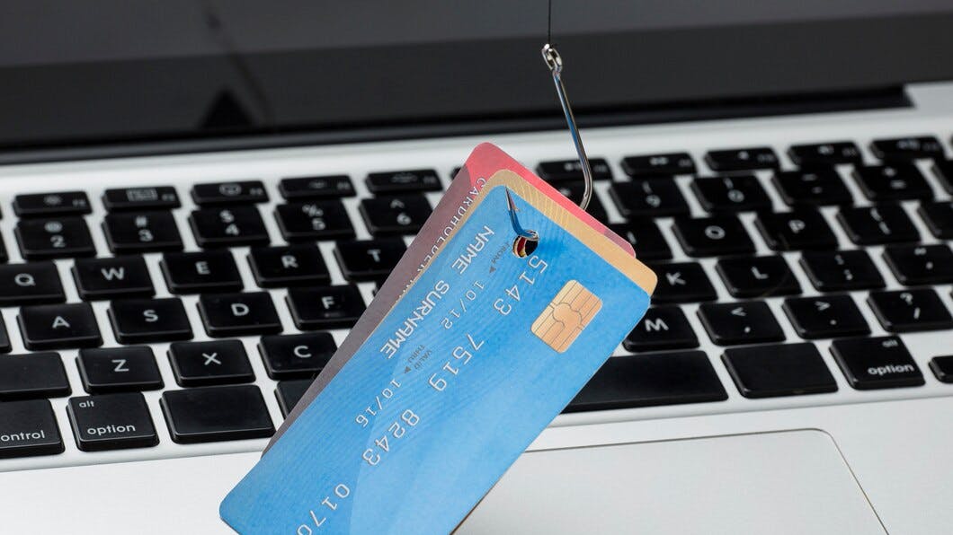 67a3d20e037a6c14dee42e64 Highanglecreditcardwithhookphishing 232148578117