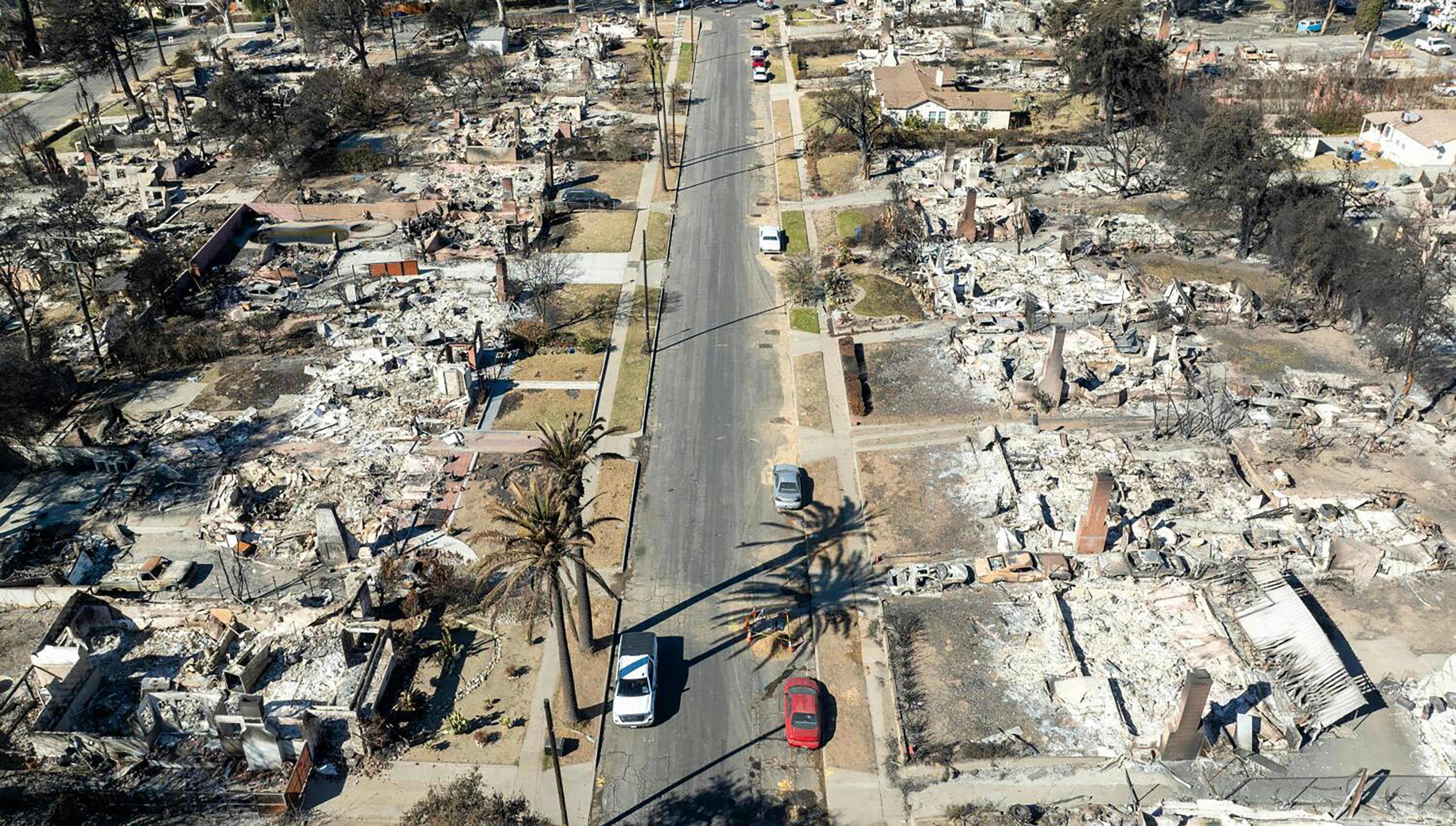 Drone images of western Altadena where residents got evacuation order many hours after Eaton fire exploded. All of the 17 deaths confirmed so far in the Eaton fire occurred in areas of western Altadena that received emergency evacuation orders many hours after the fire started. Photographed on west Terrace Street Tuesday, Jan. 21, 2025, in Altadena, California. (Brian van der Brug/Los Angeles Times/TNS)