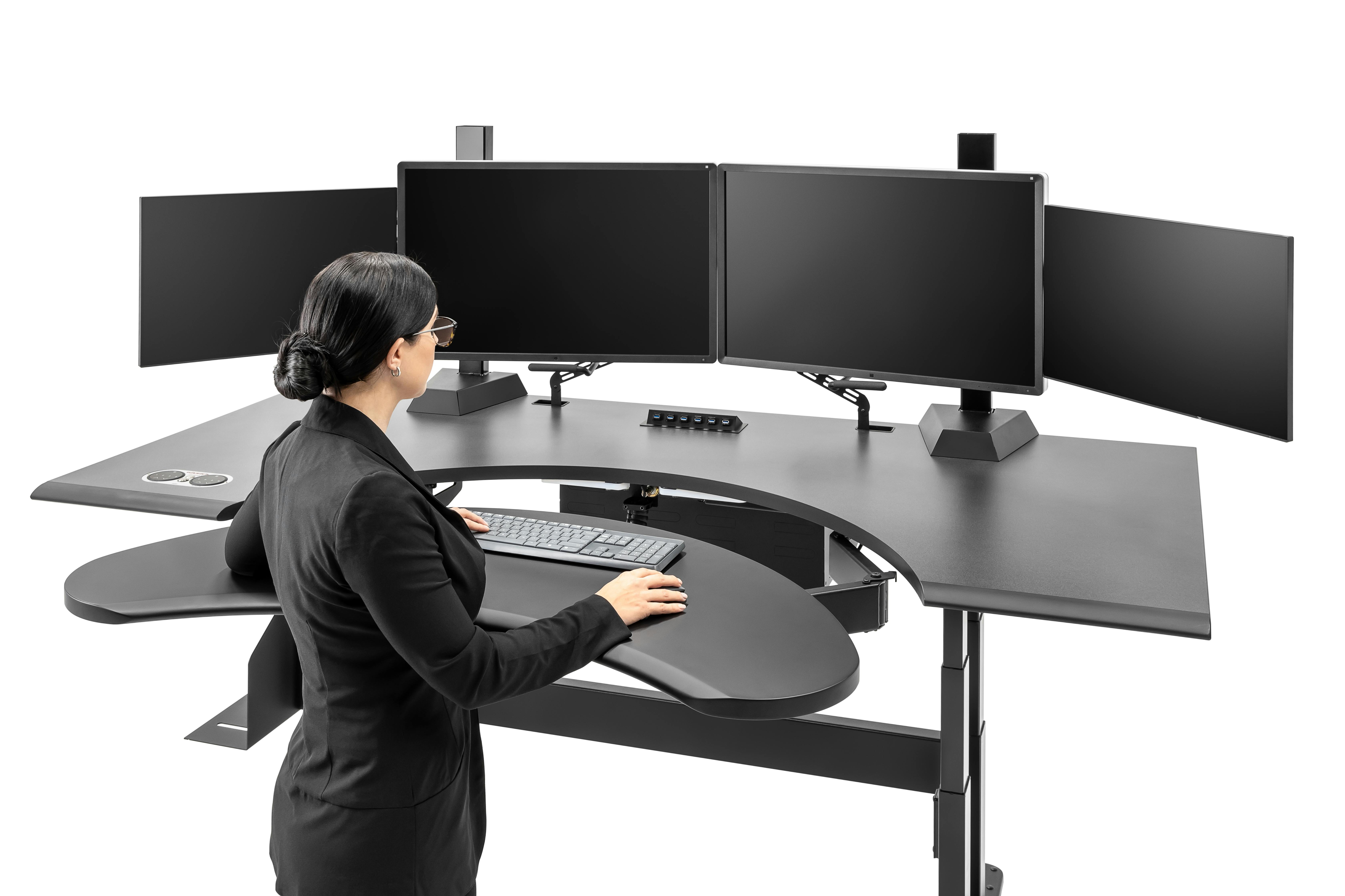 67be138136e32eedf690c650 R600 L4 Float Over Shoulder 002