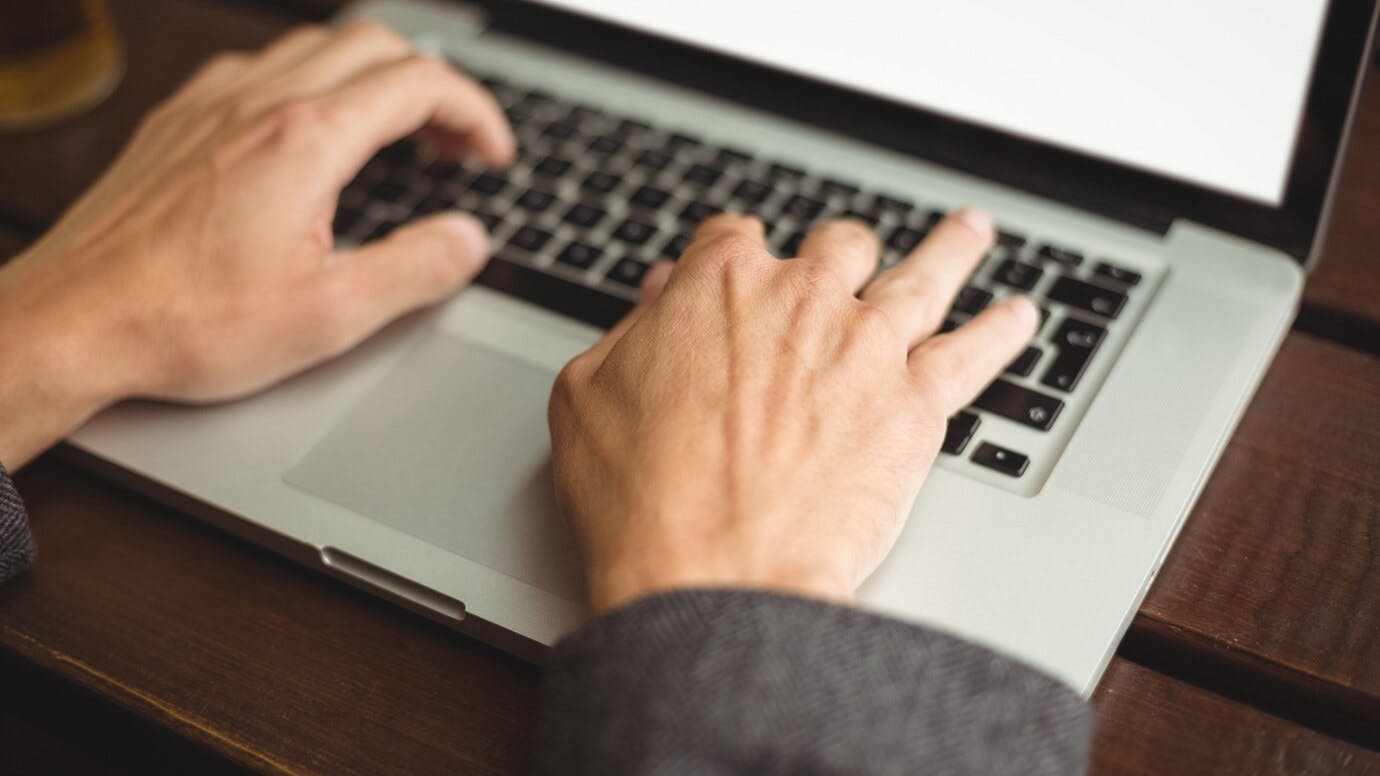 67dc8d514270f3ec83a71509 Manusinglaptop 10742065558