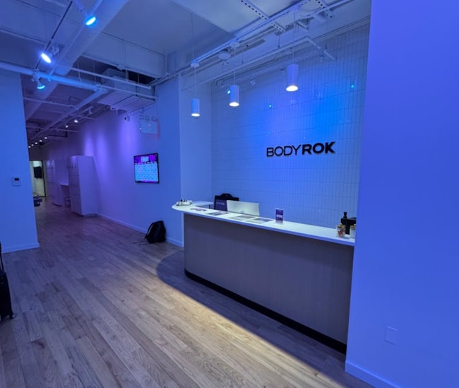 Integrated mood lighting enhances the BODYROK studio experience, creating an energizing atmosphere that aligns with each workout phase while reinforcing the brand’s modern identity.