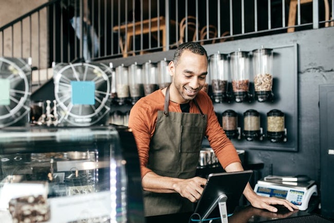 New York’s new mandate for silent panic buttons in large retail stores reflects a growing legislative push to equip frontline workers with tools to discreetly signal for help during violent incidents.