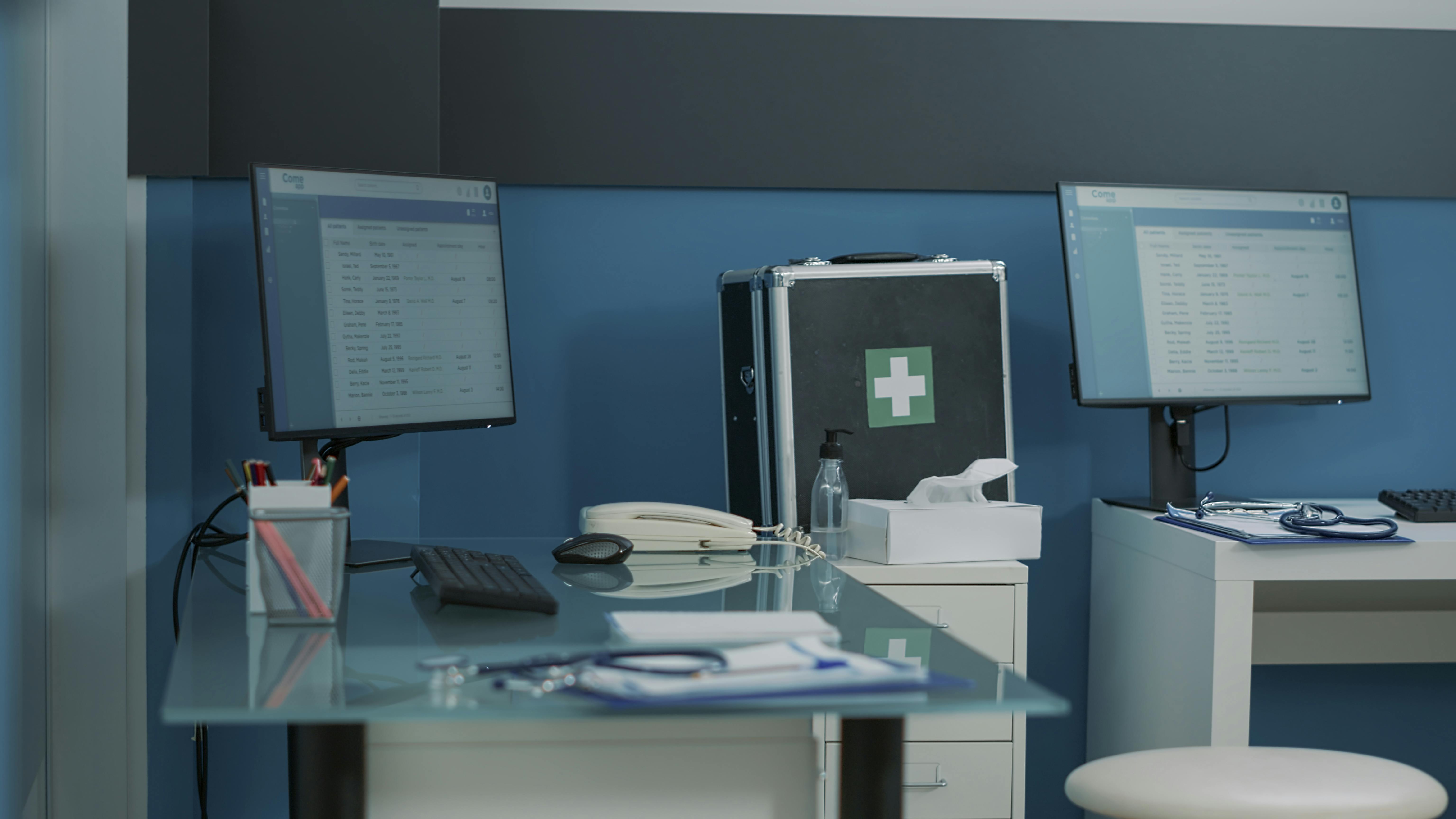 68471a4a4da56ba7f3737472 Emptydeskdoctorsofficewithcomputermedicalinstrumen