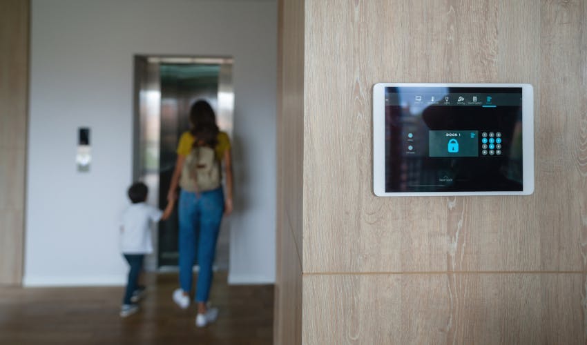 Smart security systems that seamlessly integrate access control and building management are becoming essential to meet the demands of today&rsquo;s hybrid, amenity-rich multifamily living environments.