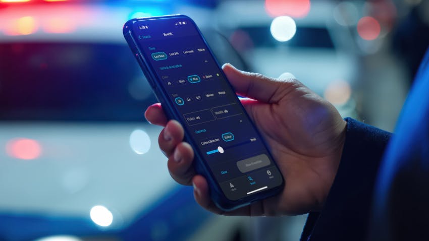 Cloudrunner Mobile enables users to search vehicle data, manage hotlists, and receive push notifications directly from their mobile device.
