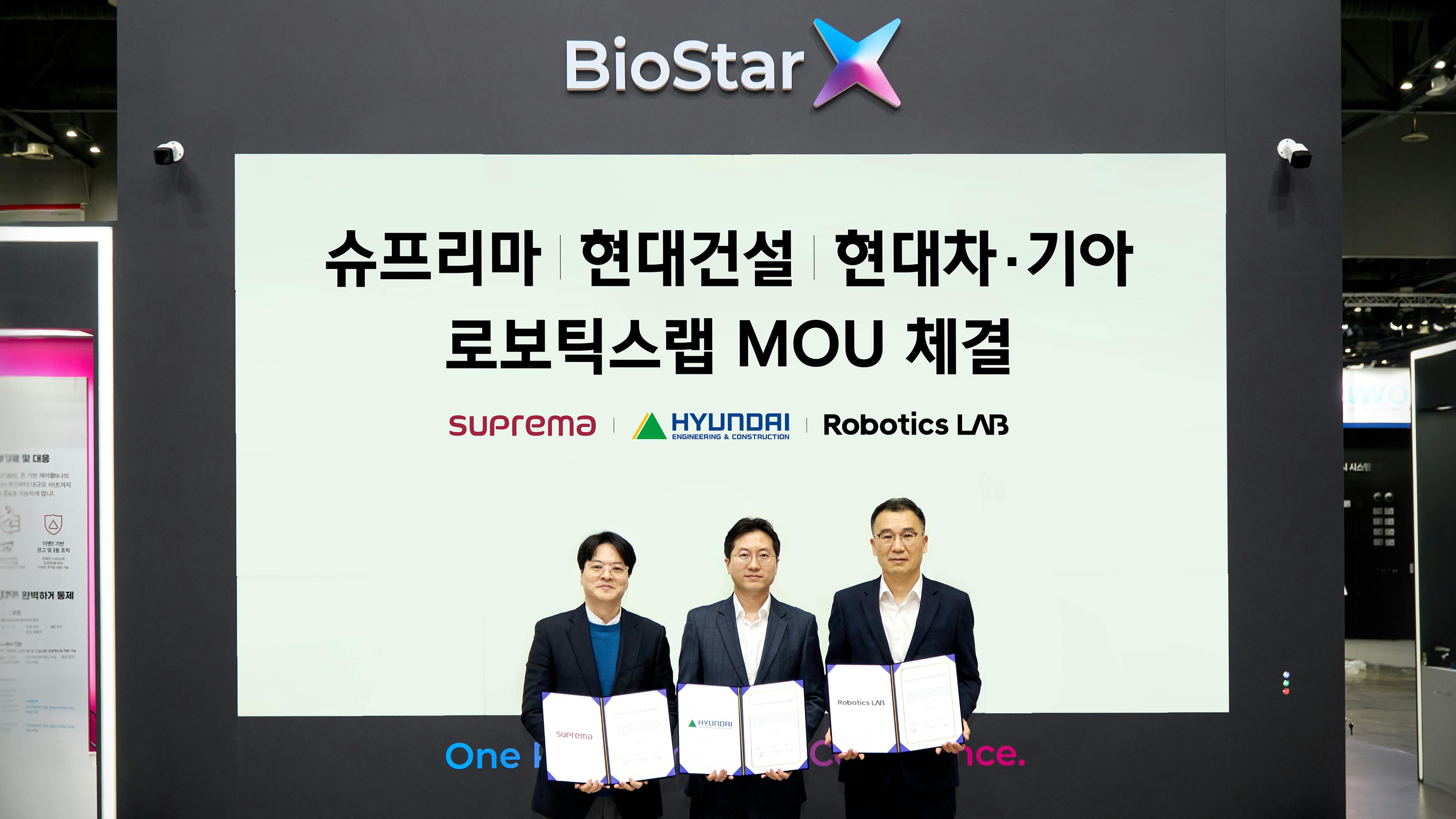 Hanchul Kim, CEO of Suprema; Seung Min Oh, Executive Director of Hyundai E&C; and Ri Goon Choi, Executive Director of Hyundai Motor and Kia Robotics LAB