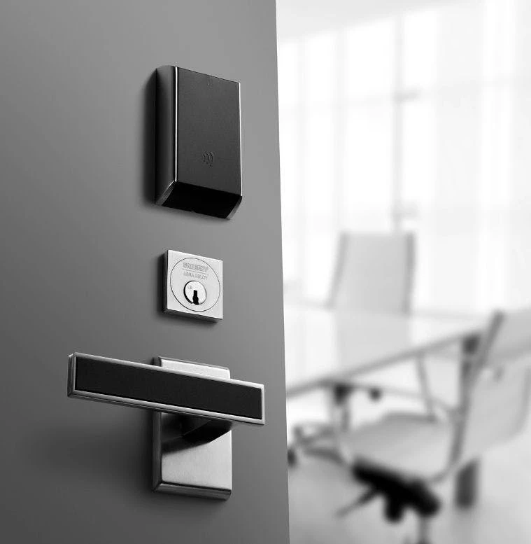 Incorporating multiCLASS SE technology from HID, the IN220 supports a wide range of credential types, including mobile access. It&rsquo;s also available with keypad for multi-factor authentication. This makes it a future-proof solution that is both convenient and secure.