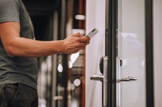 securityinfowatch.com - Bridget Scott Akinc - Physical Access Is the Gap in Cybersecurity Strategy